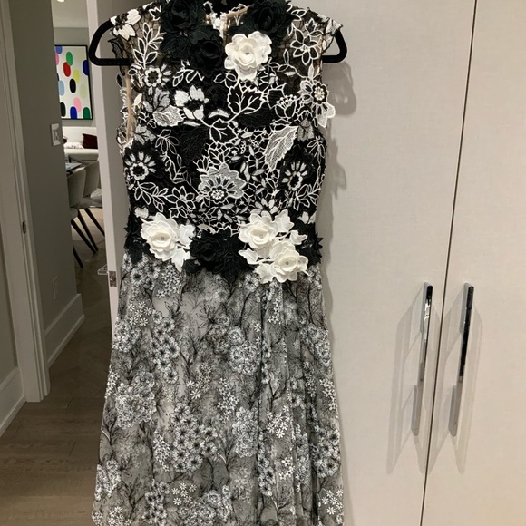 Black and White Designer Black Tie party dress - Picture 2 of 3